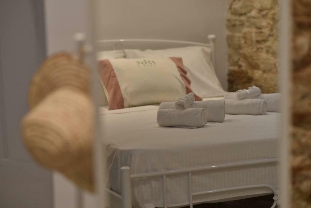 Yiasemi Corfu Luxury Studio ภายนอก รูปภาพ