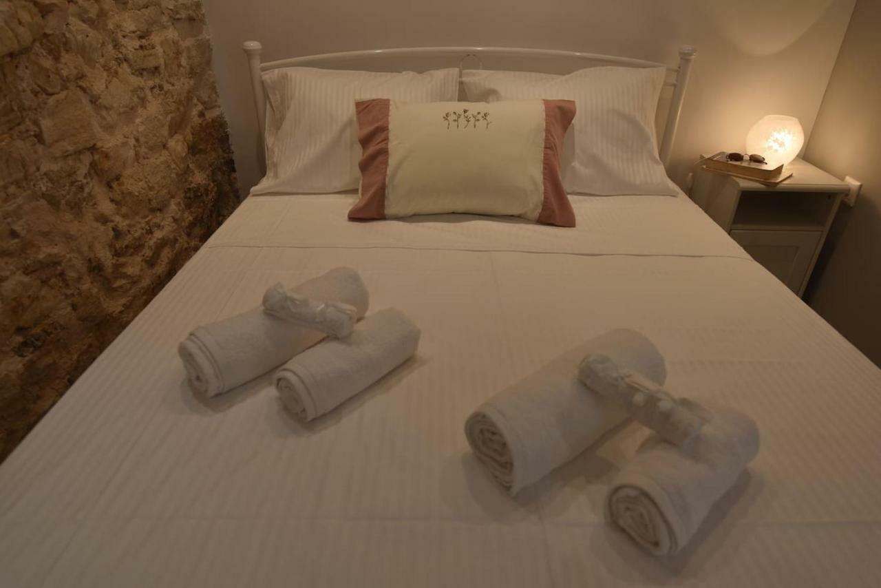 Yiasemi Corfu Luxury Studio ภายนอก รูปภาพ