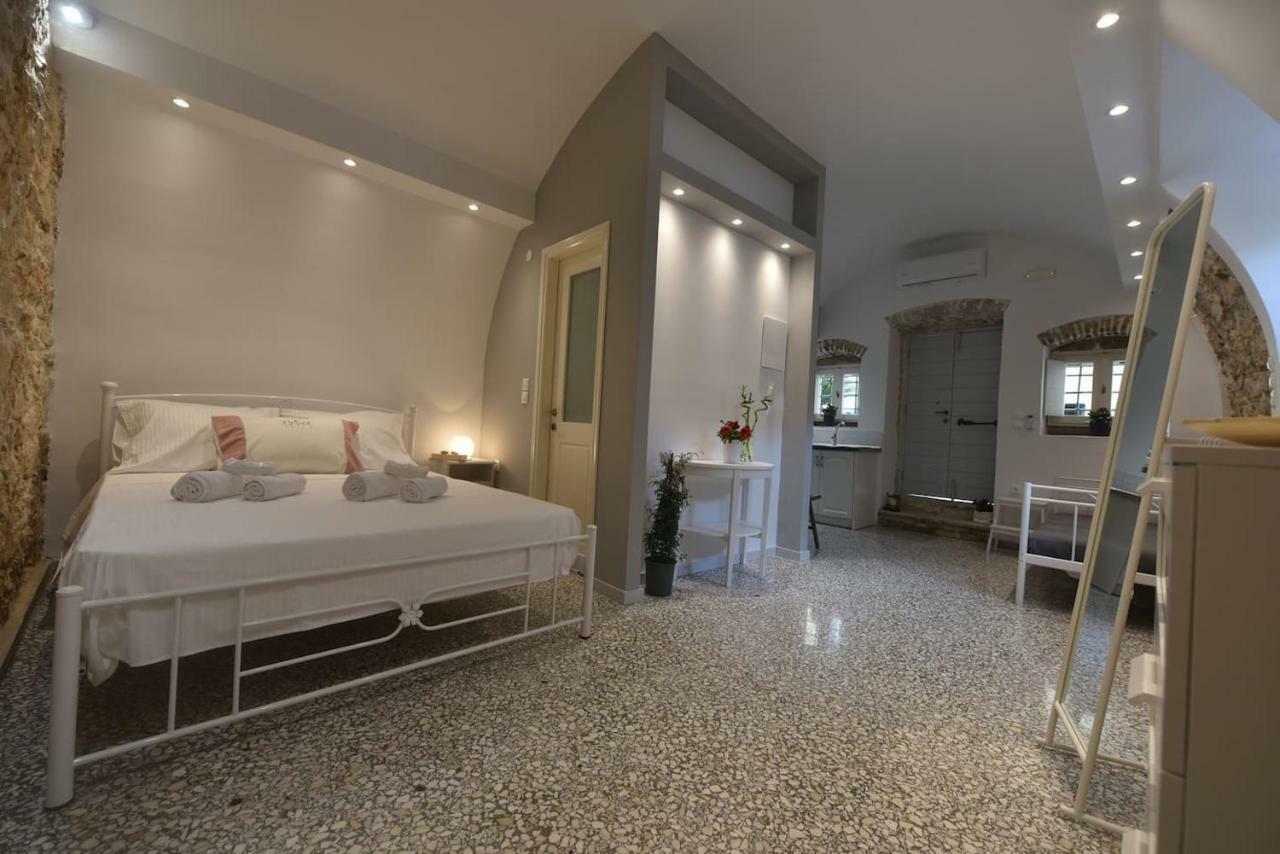 Yiasemi Corfu Luxury Studio ภายนอก รูปภาพ